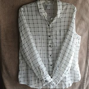 Old Navy button up shirt